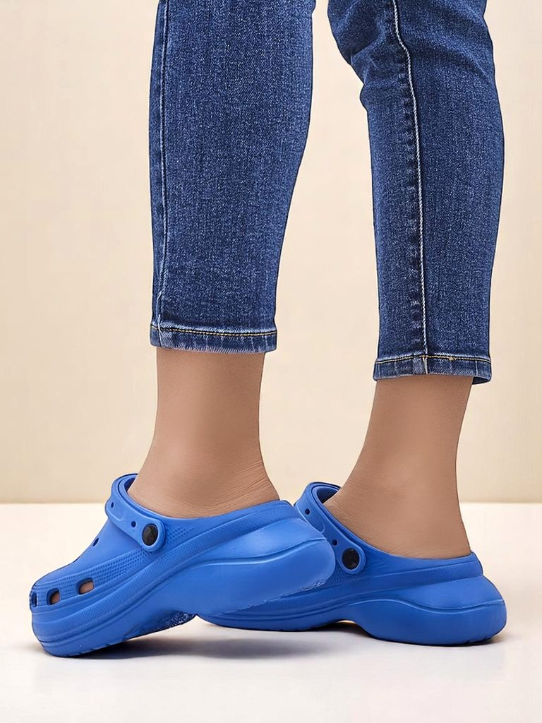 Sandales en caoutchouc pour femmes Royalfashion avec découpes Dellosa