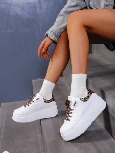 Baskets de sport pour femmes Royalfashion sur une plateforme Safirrat