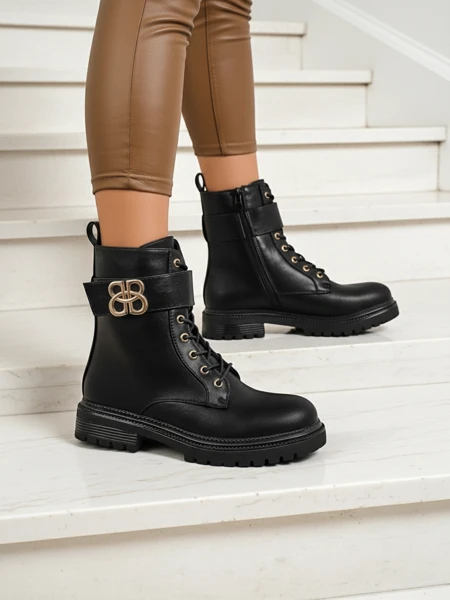 Bottines en cuir Artemisia Nero à bout rond avec fermeture éclair et boucle dorée