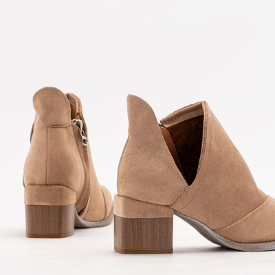Bottes isolées marron clair pour femmes sur le poteau Karela - Chaussures