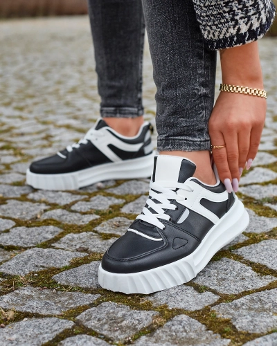 Chaussures de sport décontractées en cuir écologique pour femmes, noires, avec empiècements blancs Netiris - Chaussures