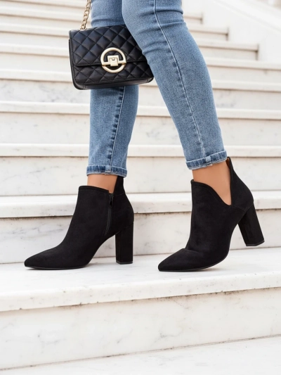 Bottes noires avec coupe d'Alania - Footwear