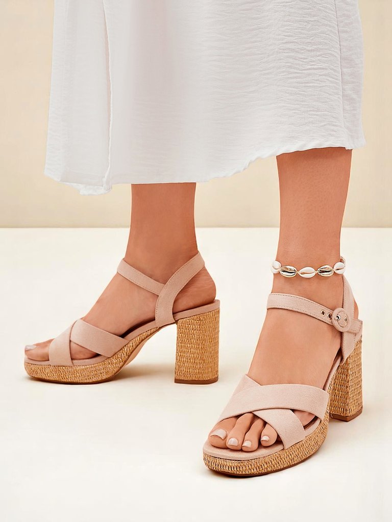 Sandales pour femmes Royalfashion AURELIA beiges à talons en cuir suédé