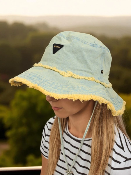 Chapeau de soleil pour femmes Aristea jean pastel avec bordure jaune bohème