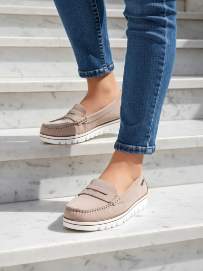 Luna Élégance des mocassins beiges en cuir écologique