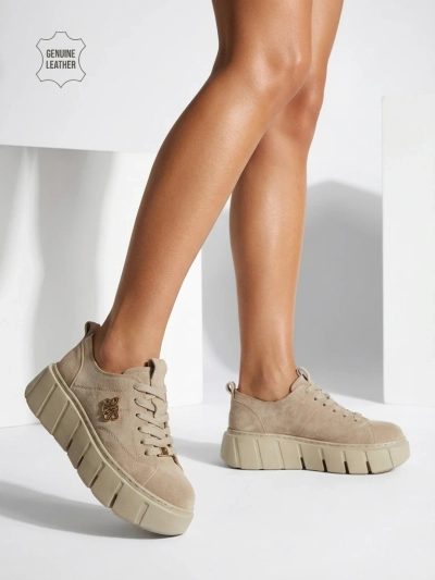 Baskets de sport pour femmes en cuir naturel Renos