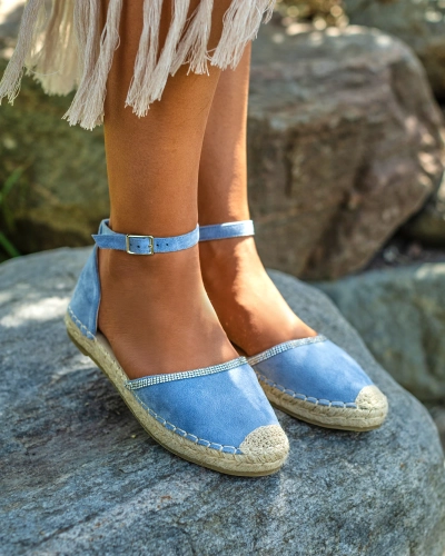 Royalfashion Espadrilles pour femmes avec zircons en bleu Rieta