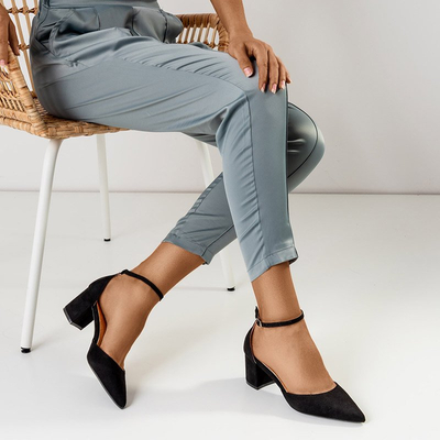 Sandales noires pour femmes sur le poteau Rumil - Footwear