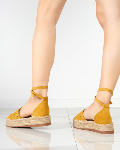 OUTLET Sandales femme moutarde a'la espadrilles sur la plateforme Likki - Chaussures