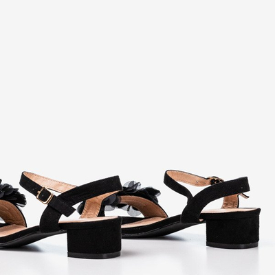 Sandales noires pour femmes sur un pied bas avec des fleurs Flonia - Chaussures 1