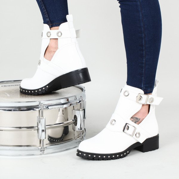 Białe workery z wycięciem Kallie- Obuwie