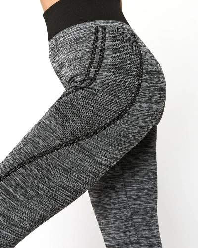 Ensemble de sport pour femme gris avec inserts noirs - Vêtements