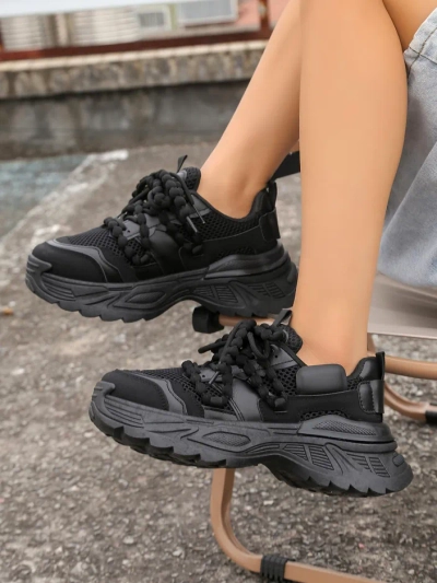 Chaussures de sport pour femmes Royalfashion sur une semelle épaisse Loness