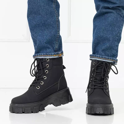 OUTLET Chaussures de randonnée noires pour femmes en éco-cuir mat Retika - Chaussures