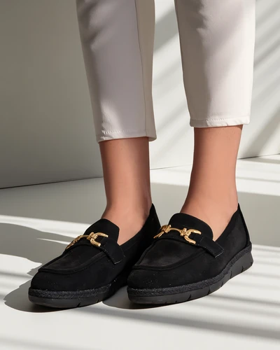 Chaussures slip-on Royalfashion pour femmes avec un bout décoratif