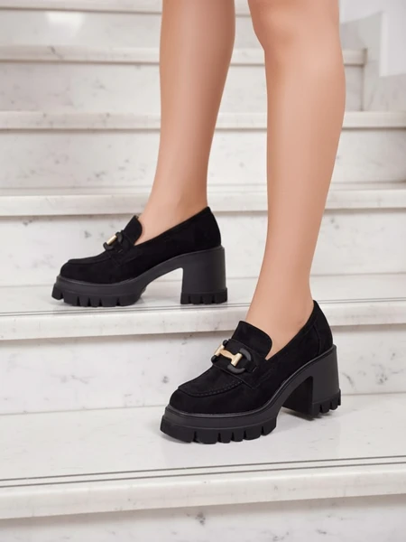 Élégantes Sandales Vulcano en Daim Noir