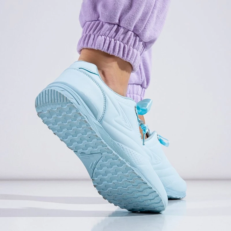 OUTLET Chaussures de sport pour femmes bleues à nouer avec un ruban Minorina - Footwear