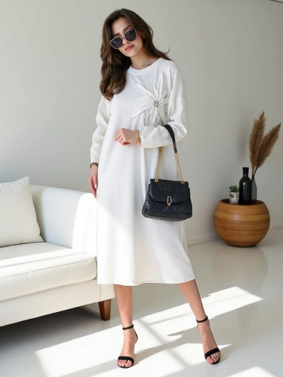 Robe mi-longue oversized en tissu pour femme Royalfashion avec une fleur