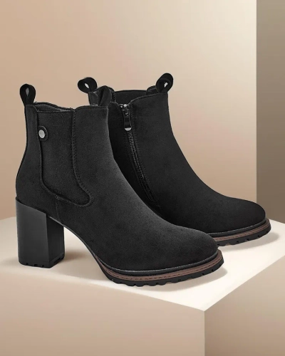 Bottines pour femme en éco-daim Royalfashion sur un pilier Idilla