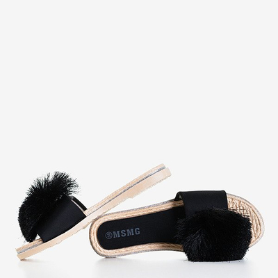 Tongs noires avec un gland Talvika - Chaussures 1