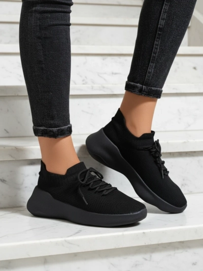 Baskets pour femmes Aura Nero Noires en Tissu à Semelle Plate de 4,5 cm