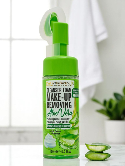 Mousse nettoyante et hydratante pour le visage à l’aloe vera avec brosse