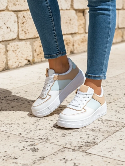 Sneakers pour femmes Aristea Azzurro en cuir écologique à semelle plate de 4 cm