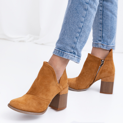 Bottes pour femmes avec découpes camel Plinara - Chaussures