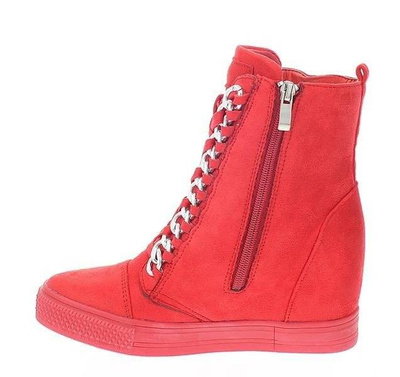 OUTLET Baskets rouges avec un coin couvert Savanetha - Chaussures