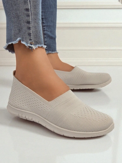 Slip-ons beiges pour femmes Callista - chaussures en tissu légères à semelle plate