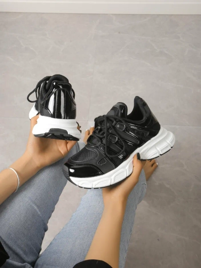 Chaussures de sport pour femmes Royalfashion sur une semelle épaisse Loness