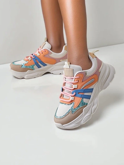 Baskets de sport pour femmes Royalfashion sur une semelle plus épaisse Aimo