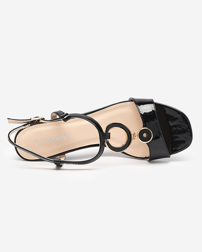 Sandales laquées noires pour femme sur le post Ikkas-Footwear