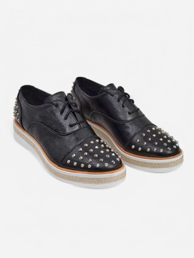 Chaussures plates Royalfashion pour femmes ornées de clous Azaldo