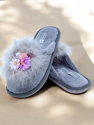 Chaussons en fourrure pour femmes Royalfashion avec fleurs Ederra