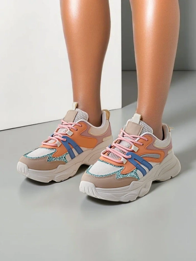 Baskets de sport pour femmes Royalfashion sur une semelle plus épaisse Aimo