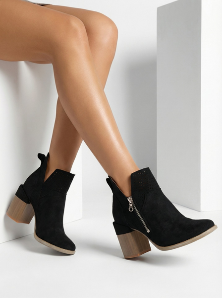 Royalfashion Bottes stiletto ajourées noires Veviret