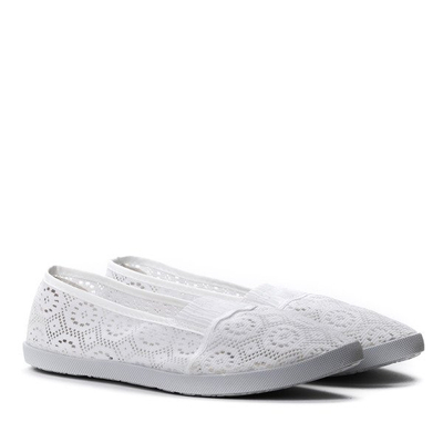 Białe ażurowe slip on - Obuwie