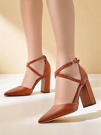 Royalfashion Pompes pour femmes avec des straps croisées Eurolias