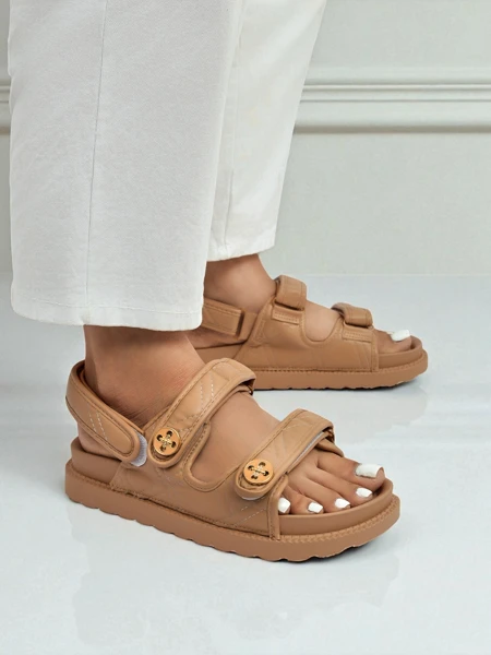 Royalfashion Sandales pour femmes sur une semelle plus épaisse Vivere