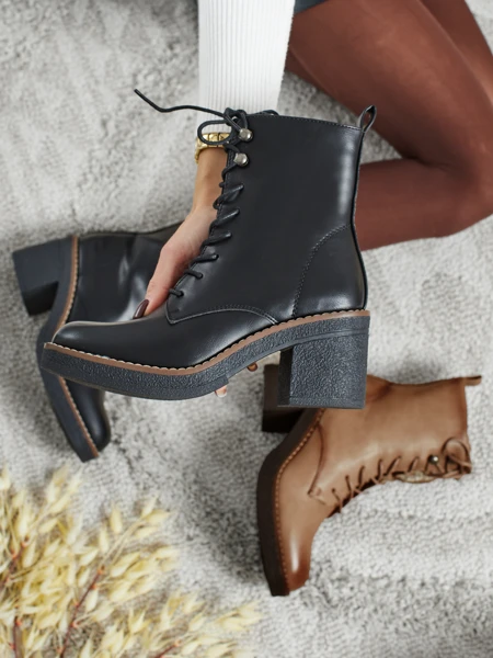 Bottines pour femmes en cuir écologique à talons Zeltra