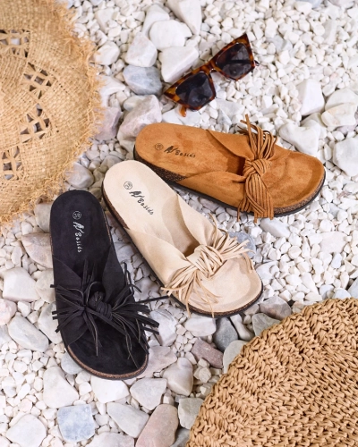 Chaussons femme avec pompons beiges Guttis - Footwear