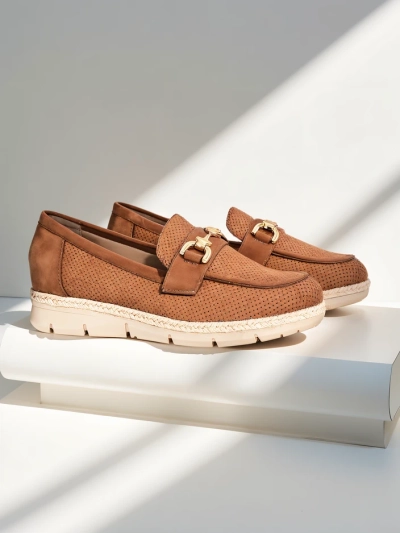 Royalfashion Chaussures basses pour femmes avec une décoration sur le bout