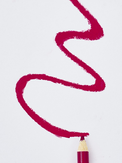 Crayon à lèvres avec taille-crayon intégré, teinte Stunna Red
