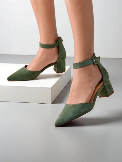 Royalfashion Escarpins à petits talons pour femmes Celle