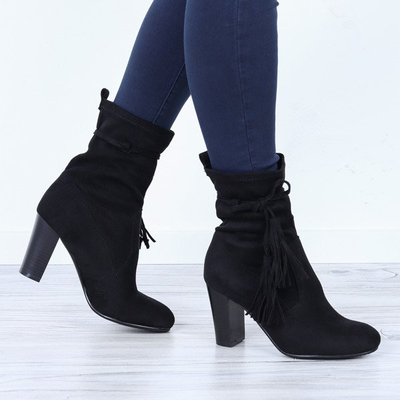 Czarne botki na słupku Gwen- Obuwie