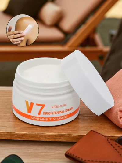 Crème visage illuminatrice avec un complexe de 7 vitamines