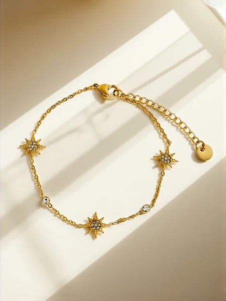 Aurelia Stella – bracelet plaqué or avec étoiles grecques et cristaux