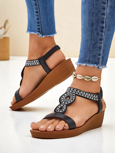 Sandales compensées Perseida Royalfashion noires en éco-cuir avec cristaux 4,5cm