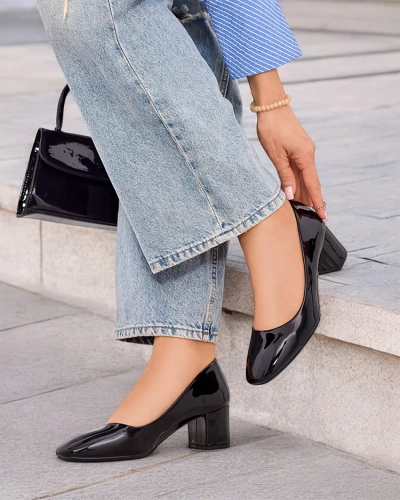 Escarpins à talons bas pour femmes de Royalfashion Penoi